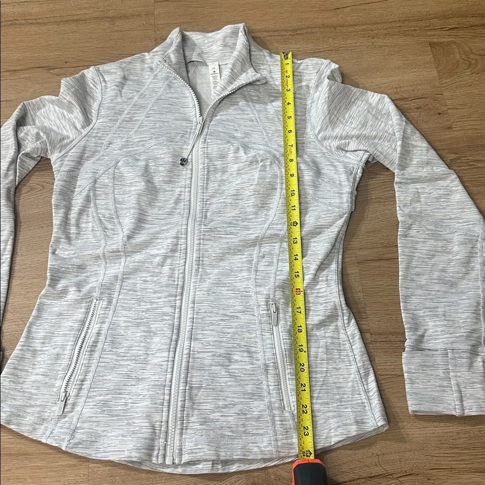 Lululemon jacket size 10 - Picture 7 of 9